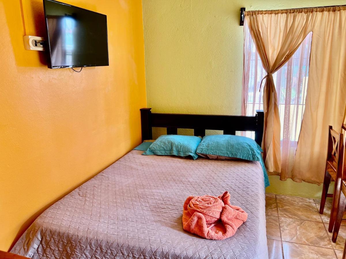 Apartamentos M&M La Fortuna Luaran gambar